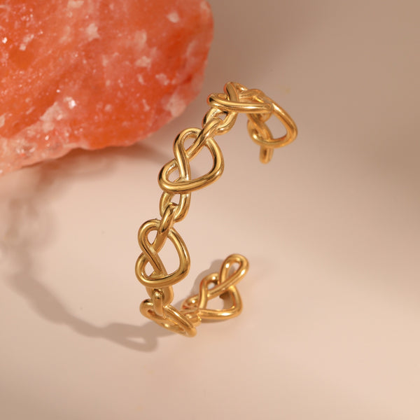 European And American Open Stainless Steel Bracelet 18K Gold Plating Heart-shaped Design Sense